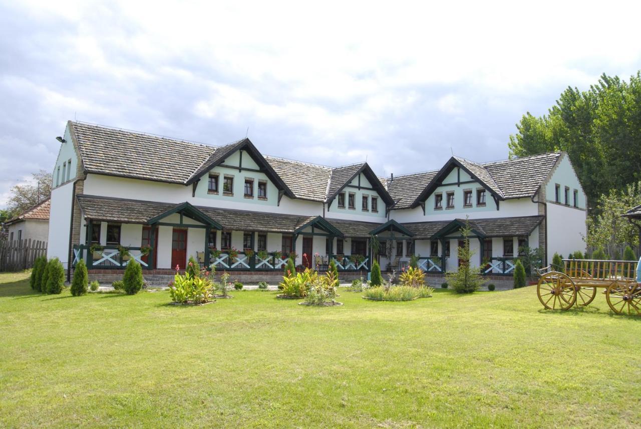Jelen Salas Palic Exterior photo